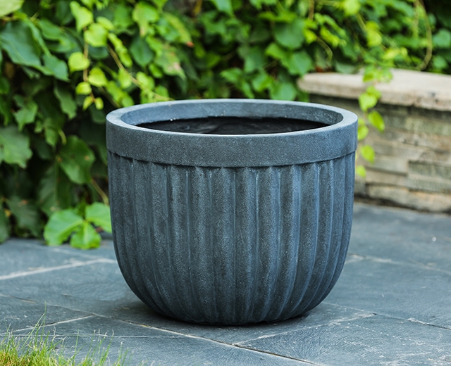 Round flower pot